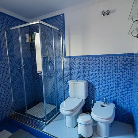 2 Bedroom Center *