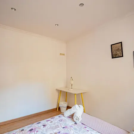 2 Bedroom Center *