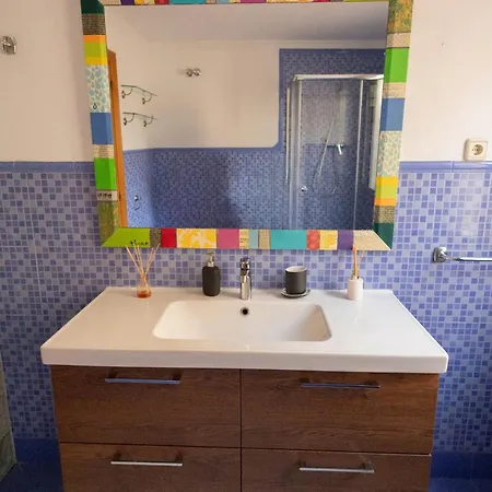 2 Bedroom Center