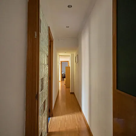 2 Bedroom Center *