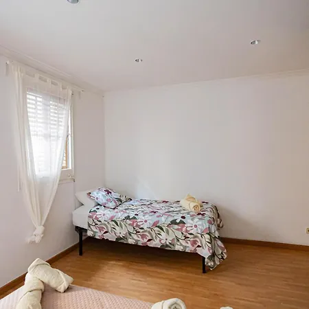 2 Bedroom Center