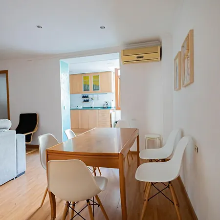 2 Bedroom Center *
