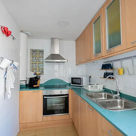 2 Bedroom Center *