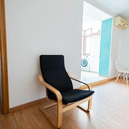 2 Bedroom Center *