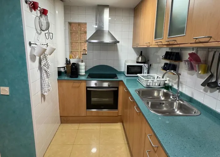 2 Bedroom Center