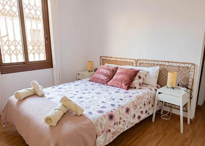 2 Bedroom Center شقة *
