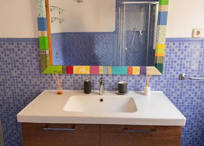 2 Bedroom Center