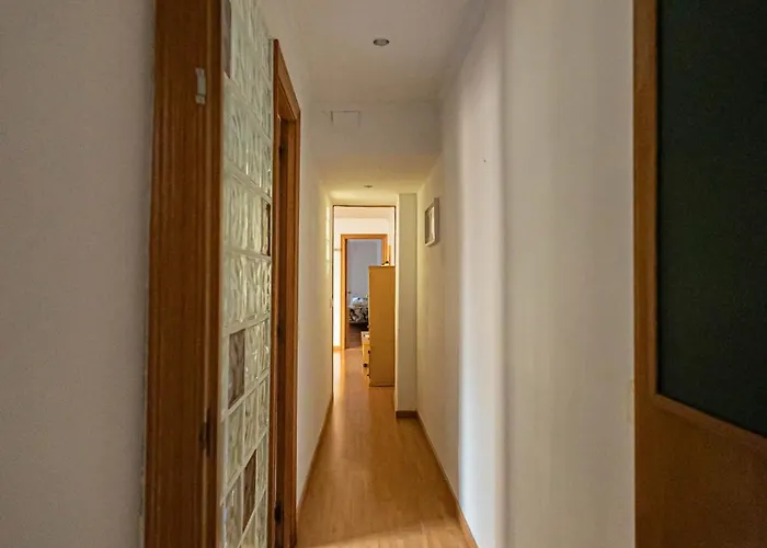 2 Bedroom Center *