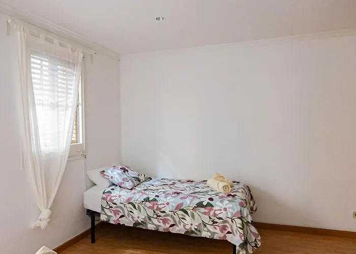 2 Bedroom Center