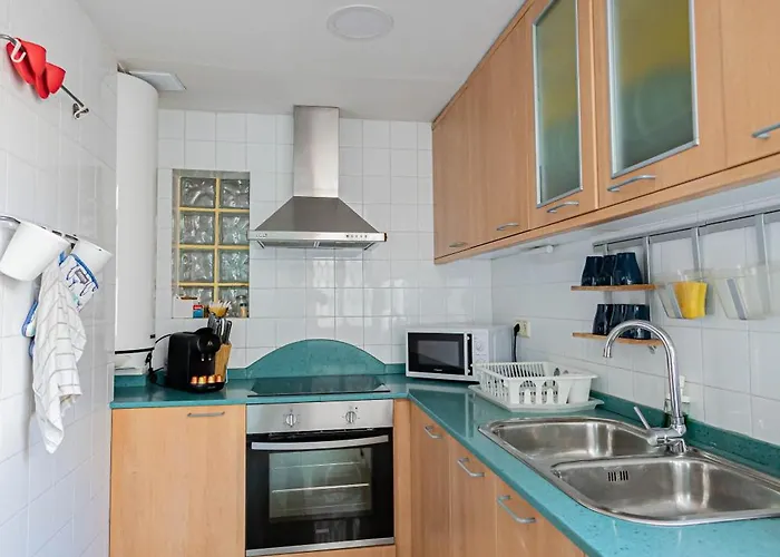 2 Bedroom Center *